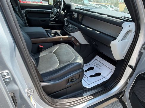 Used 2023 Land Rover Defender 110 X-Dynamic SE image 20