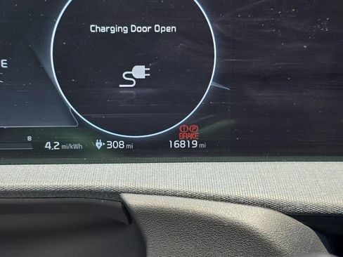 Certified 2024 Kia EV6 Wind AWD/4WD image 6