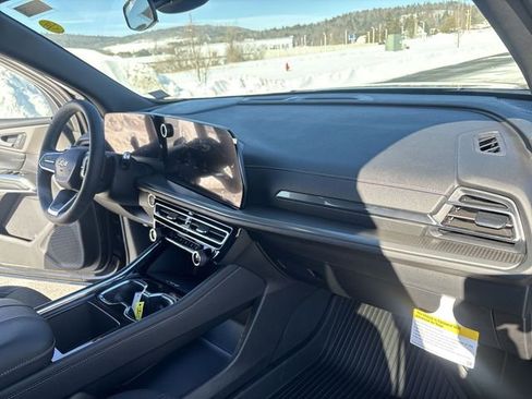 New 2026 Chevrolet Traverse LT w/ LPO, Floor Liner Package image 30