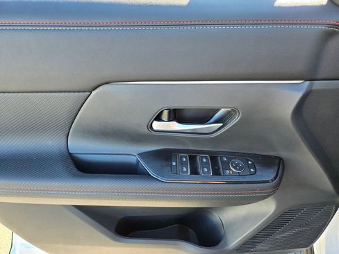 New 2026 Nissan Kicks SR image 9