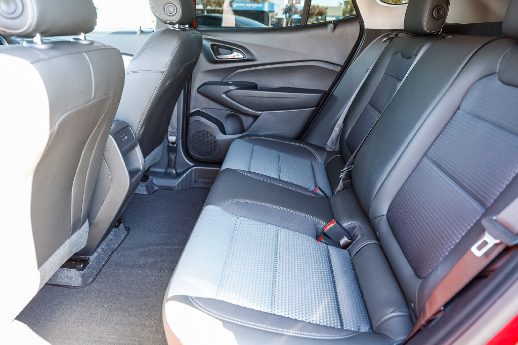Used 2026 Chevrolet Trax LT w/ LT Convenience Package FWD image 9