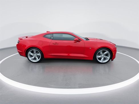Used 2021 Chevrolet Camaro SS image 9