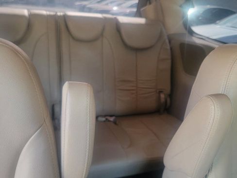 Used 2012 Kia Sedona EX w/ Luxury Pkg image 26