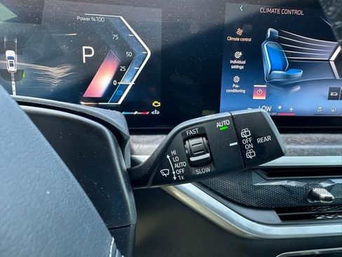 Used 2024 BMW X5 xDrive40i w/ Premium Package image 28