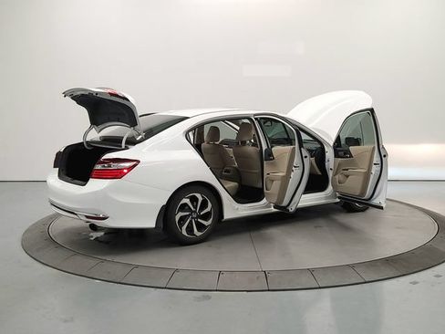 Used 2017 Honda Accord EX-L image 16