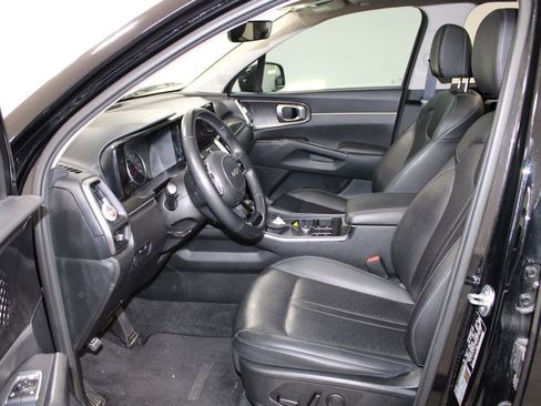 Used 2023 Kia Sorento S w/ Panoramic Sunroof Package image 16