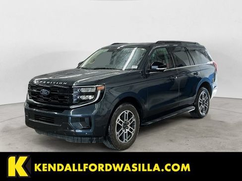 Used 2025 Ford Expedition Active AWD/4WD image 1