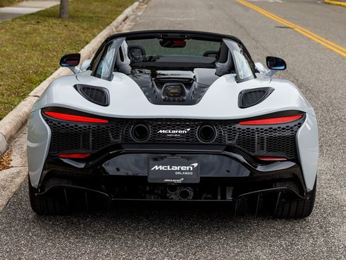 Used 2025 McLaren Artura Spider image 13