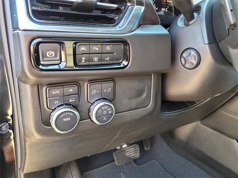 Used 2025 GMC Yukon Denali image 23