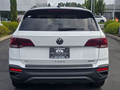 Used 2024 Volkswagen Taos SE AWD/4WD image 4