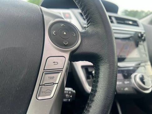 Used 2017 Toyota Prius V Five w/ Advanced Technology Package FWD image 19