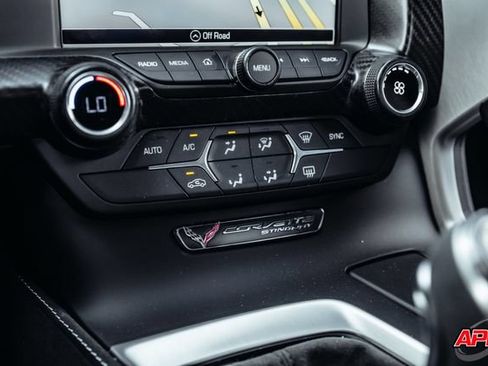 Used 2016 Chevrolet Corvette Stingray Coupe RWD image 18