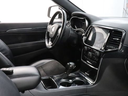 Used 2020 Jeep Grand Cherokee Altitude RWD image 25