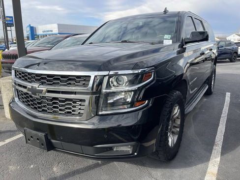 Used 2020 Chevrolet Suburban LT image 3