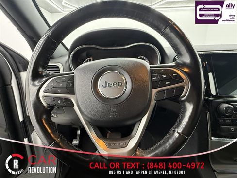Used 2021 Jeep Grand Cherokee Laredo X AWD/4WD image 12