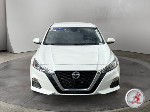 Used 2022 Nissan Altima 2.5 SV AWD/4WD image 2