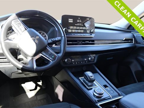 Used 2024 Mitsubishi Outlander SE image 13