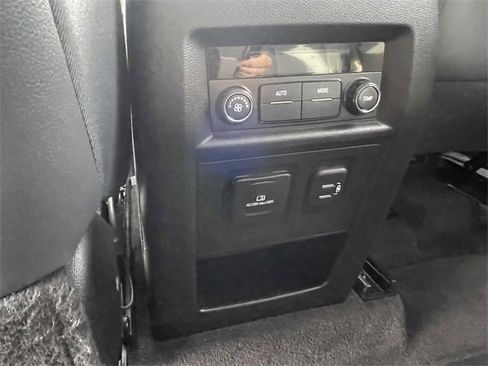 Certified 2019 Chevrolet Traverse LT w/ LT Premium Package image 12