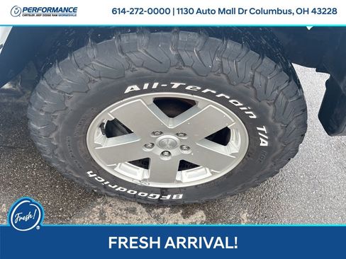 Used 2012 Jeep Wrangler Unlimited Sahara w/ Dual Top Group image 11