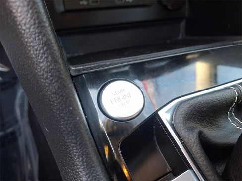 Used 2024 Volkswagen Taos SE image 24