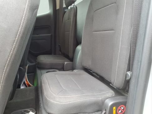 Used 2015 Chevrolet Colorado LT w/ LT Convenience Package AWD/4WD image 9