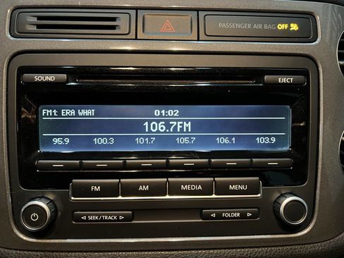 Used 2014 Volkswagen Tiguan S image 35