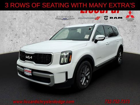 Used 2023 Kia Telluride LX image 3