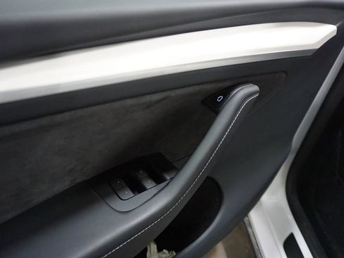 Used 2023 Tesla Model Y Long Range image 4