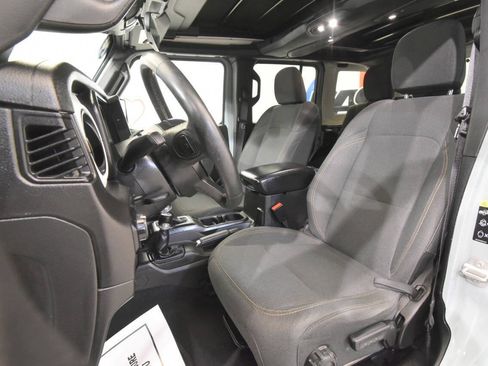 Used 2024 Jeep Wrangler Unlimited AWD/4WD image 18