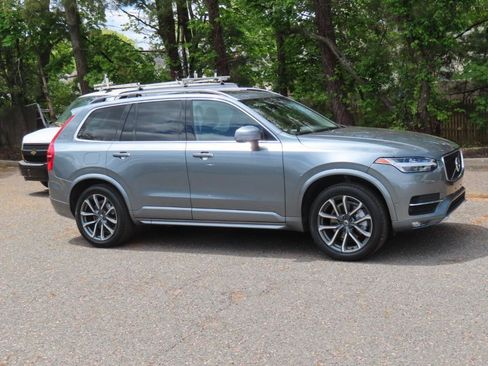 Used 2018 Volvo XC90 T6 Momentum w/ Convenience Package AWD/4WD image 21
