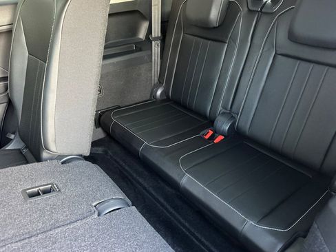 Used 2023 Volkswagen Tiguan SE FWD image 15