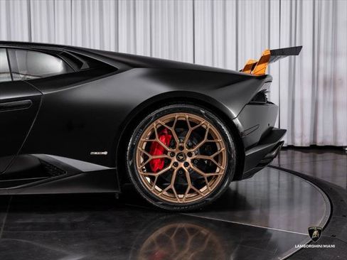 Used 2015 Lamborghini Huracan LP 610-4 AWD/4WD image 9