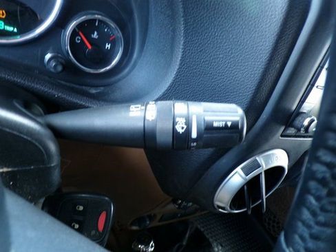 Used 2013 Jeep Wrangler Unlimited Sahara w/ Dual Top Group image 18