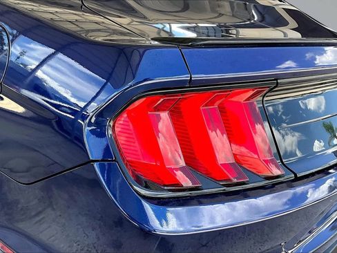 Used 2019 Ford Mustang Coupe w/ Equipment Group 101A RWD image 20