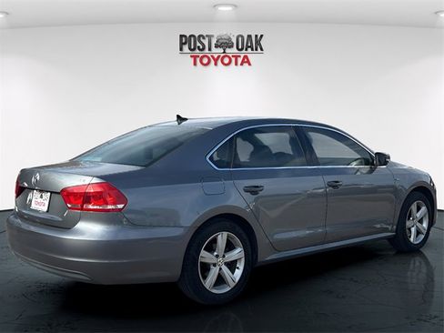 Used 2015 Volkswagen Passat 1.8T Limited Edition image 7