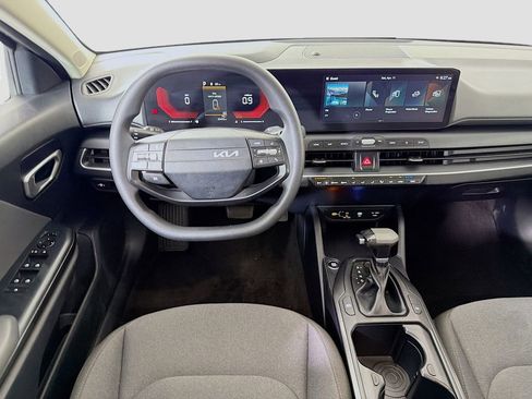 Used 2025 Kia K4 FWD image 23