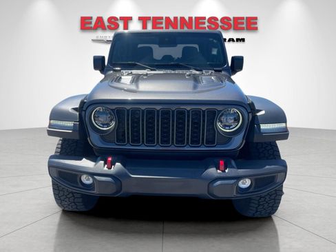 Used 2025 Jeep Gladiator Rubicon AWD/4WD image 9