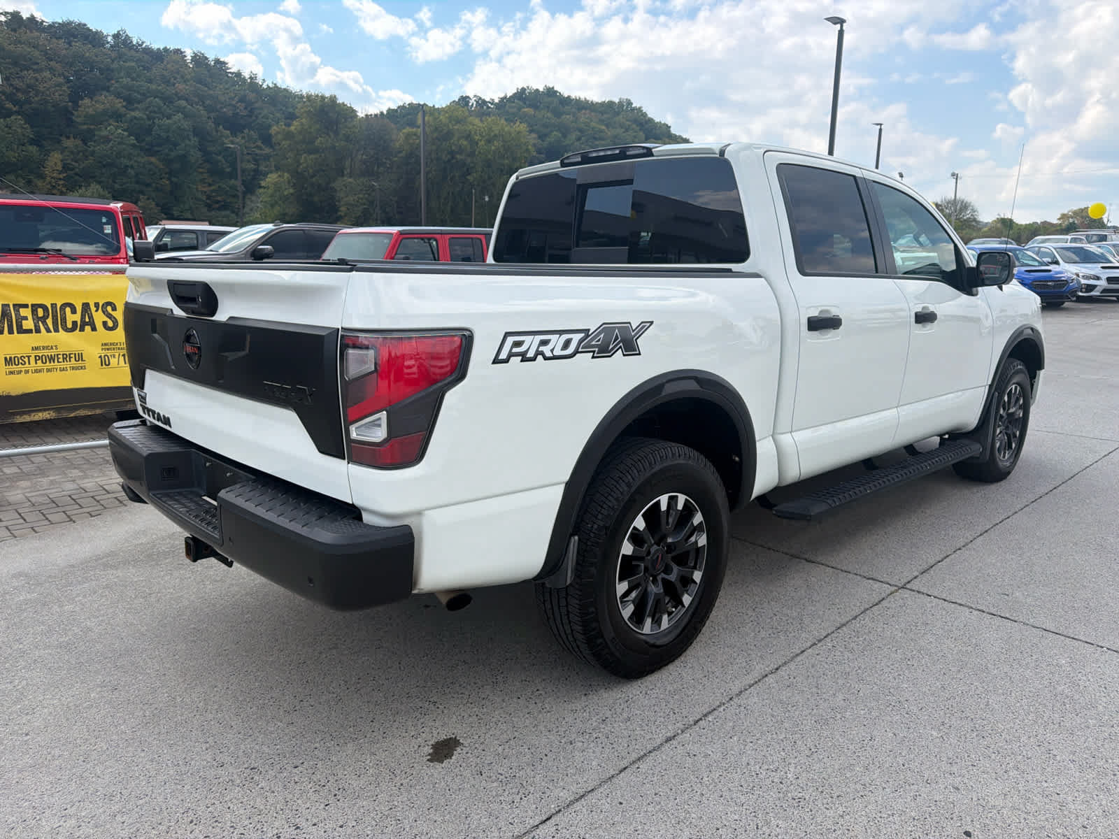 Used 2021 Nissan Titan PRO-4X w/ Pro-4x Convenience Package AWD/4WD image 6