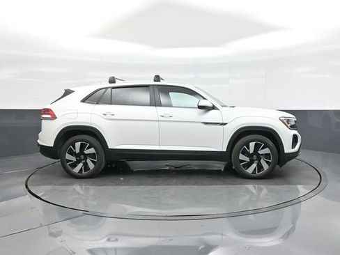 New 2026 Volkswagen Atlas Cross Sport SE image 8