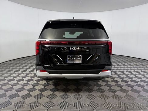 Used 2026 Kia Carnival FWD image 8
