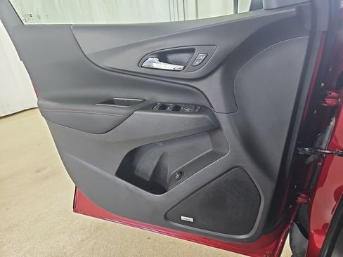 Certified 2022 Chevrolet Equinox RS w/ RS Leather Package AWD/4WD image 33