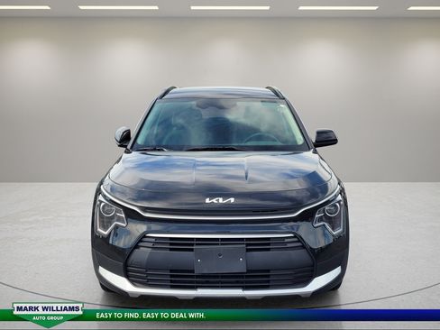 Used 2025 Kia Niro LX FWD image 9