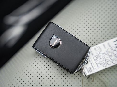 New 2026 Volvo XC60 B5 Ultra w/ Protection Package Premier image 43