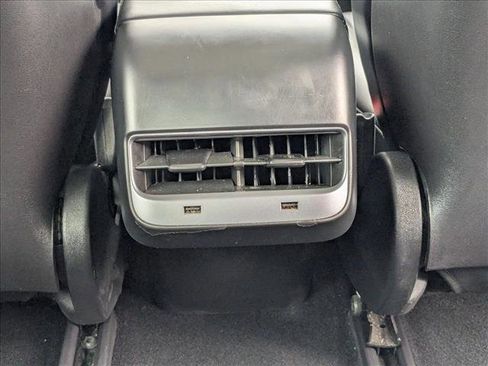 Used 2018 Tesla Model 3 Mid Range image 15