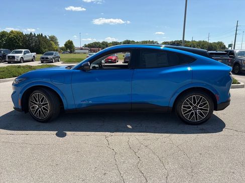 Used 2025 Ford Mustang Mach-E Premium AWD/4WD image 4