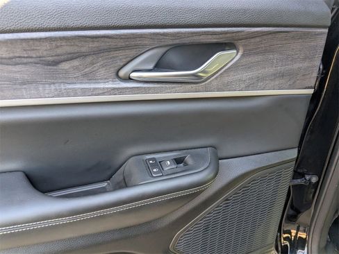 Used 2024 Jeep Grand Cherokee L Limited w/ Luxury Tech Group II image 24