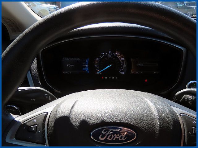 Used 2018 Ford Fusion SE w/ Fusion SE Technology Package FWD image 14