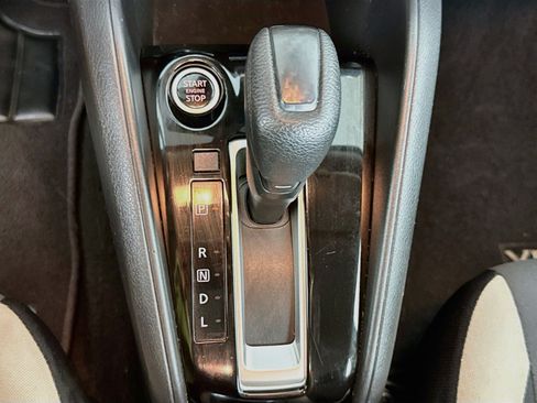 Used 2022 Nissan Versa SV FWD image 13