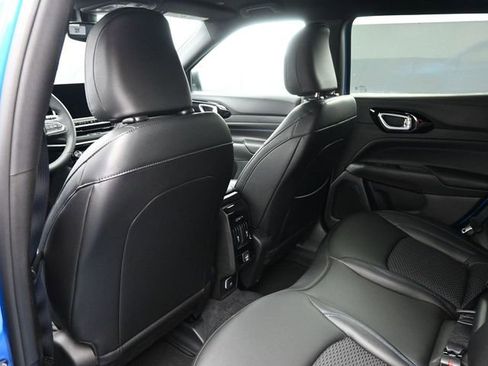 New 2026 Jeep Compass Latitude image 17