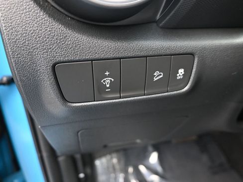 Certified 2022 Hyundai Kona SE image 14